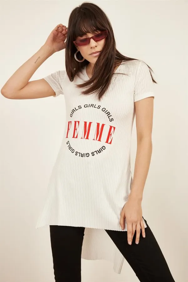 Kadın Beyaz Yazı Baskılı Uzun T-Shirt Kadın Beyaz Yazı Baskılı Uzun T-Shirt